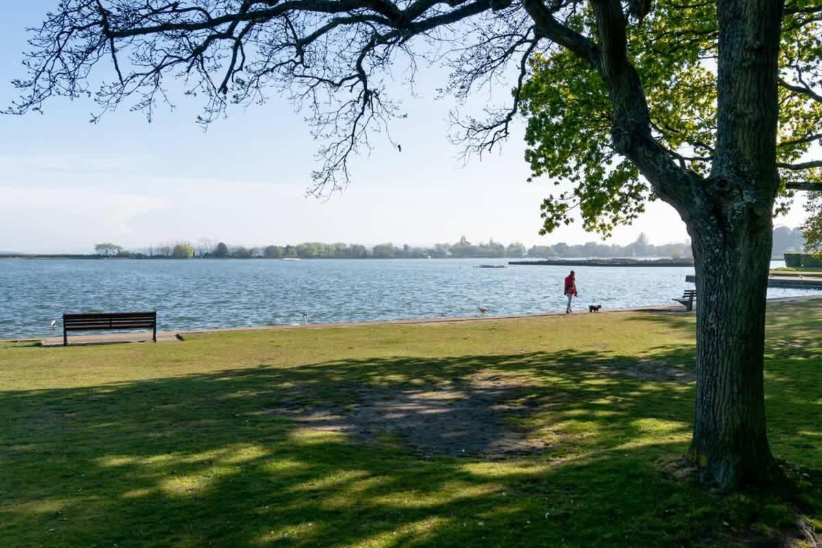 Park Lake View Poole Exterior foto