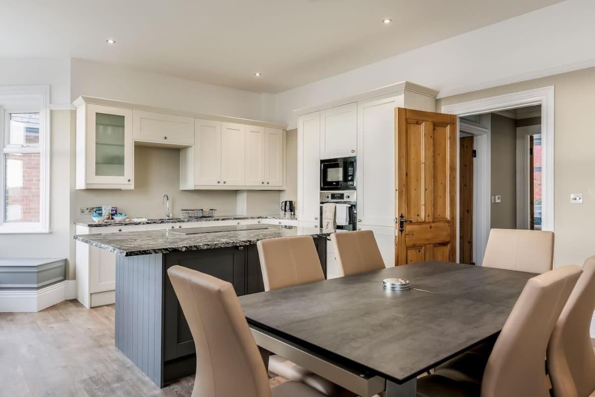 Park Lake View Poole Exterior foto